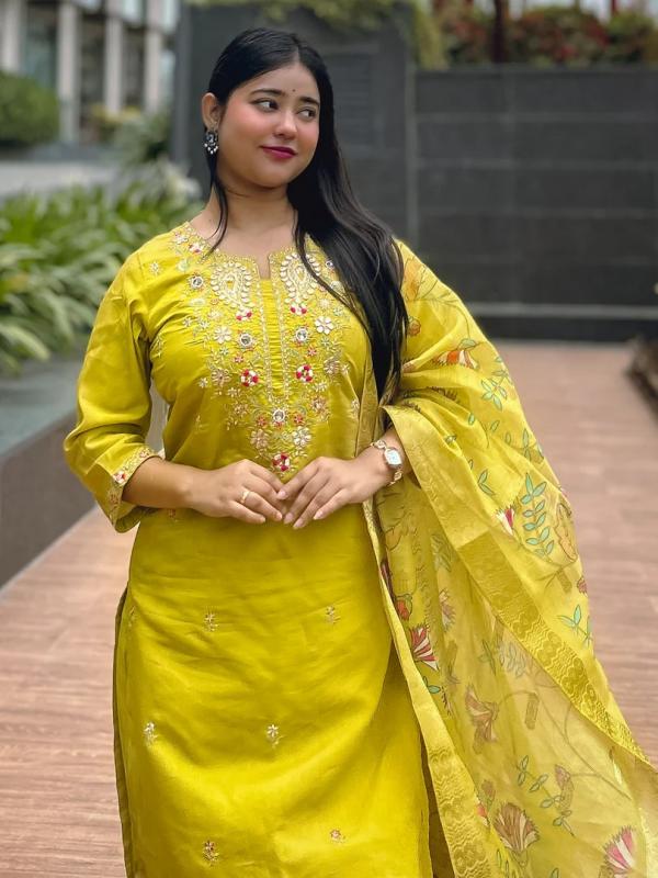 VP 9740 L Viscose Rayon Kurta with Trousers & Dupatta Suits